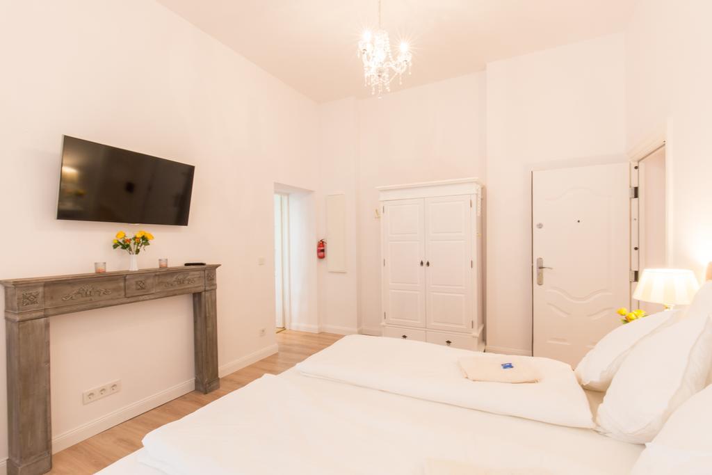 Fritz By Rockchair Apartments L Superhost Status L 3 Bedrooms Boxspringbeds 2 Bathrooms 2 Kitchen - Cozy Family & Business Flair Welcomes You! Берлин Экстерьер фото