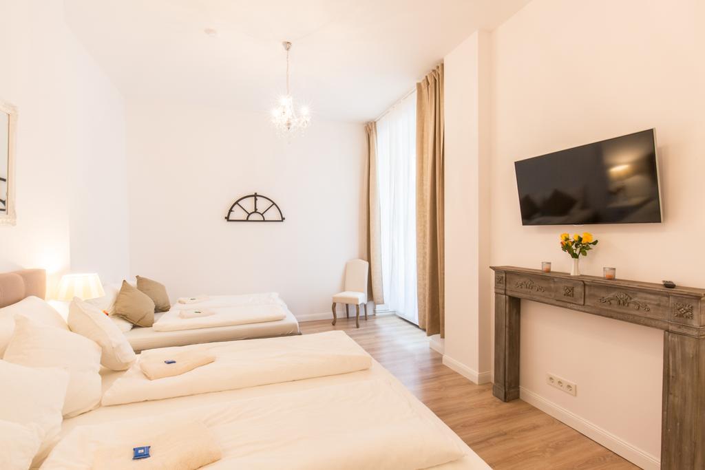 Fritz By Rockchair Apartments L Superhost Status L 3 Bedrooms Boxspringbeds 2 Bathrooms 2 Kitchen - Cozy Family & Business Flair Welcomes You! Берлин Экстерьер фото